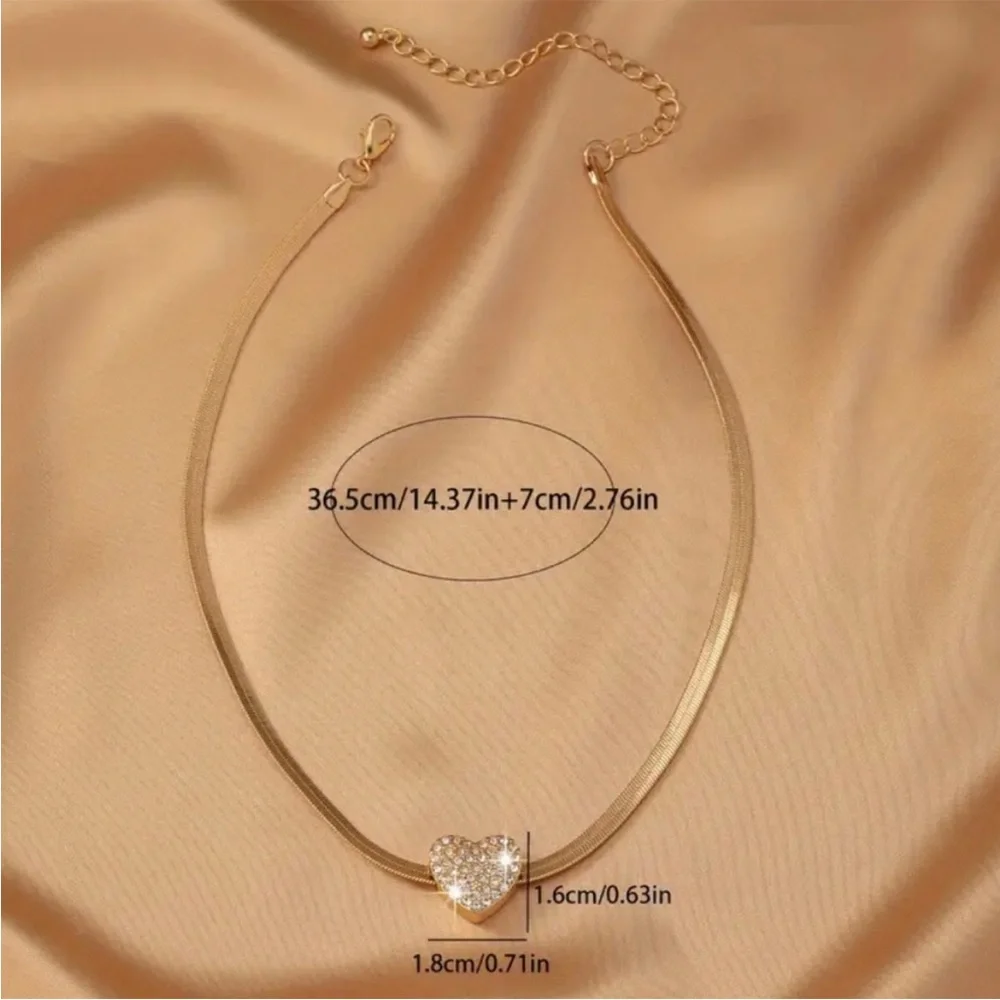 14K Plated Rhinestone Heart on
Herringbone Chain..NWOT - Picture 4 of 7